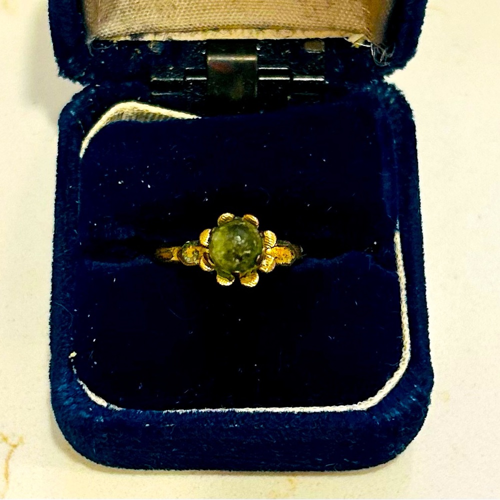 60’s 12kt gold filled adjustable ring with green(maybe jade but no idea)